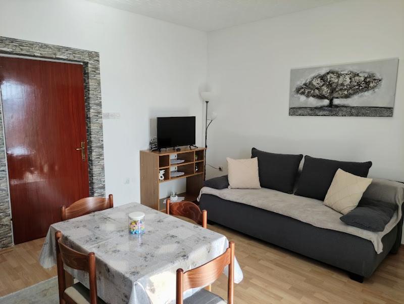 טרוגיר Apartmani Mila A1 & A2 & 3 מראה חיצוני תמונה